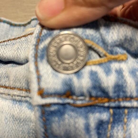 Levi’s Vintage High Rise Denim Shorts Light Wash Size 12 - Picture 5 of 10